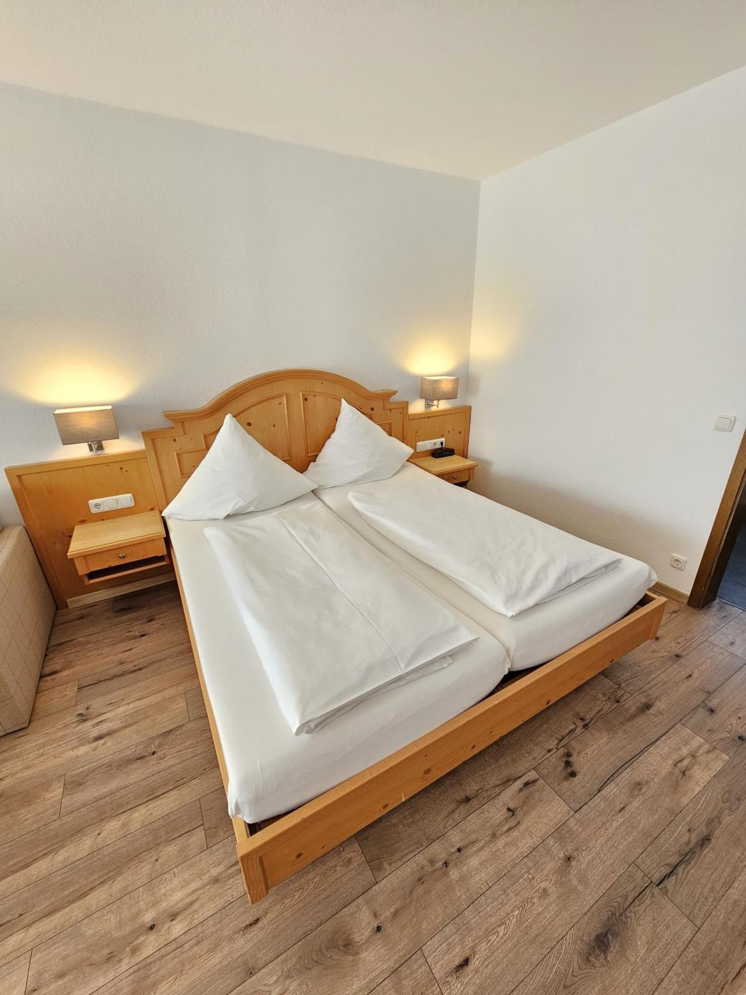 Hotel Cafe Fuggerhof Όμπερσντορφ Εξωτερικό φωτογραφία